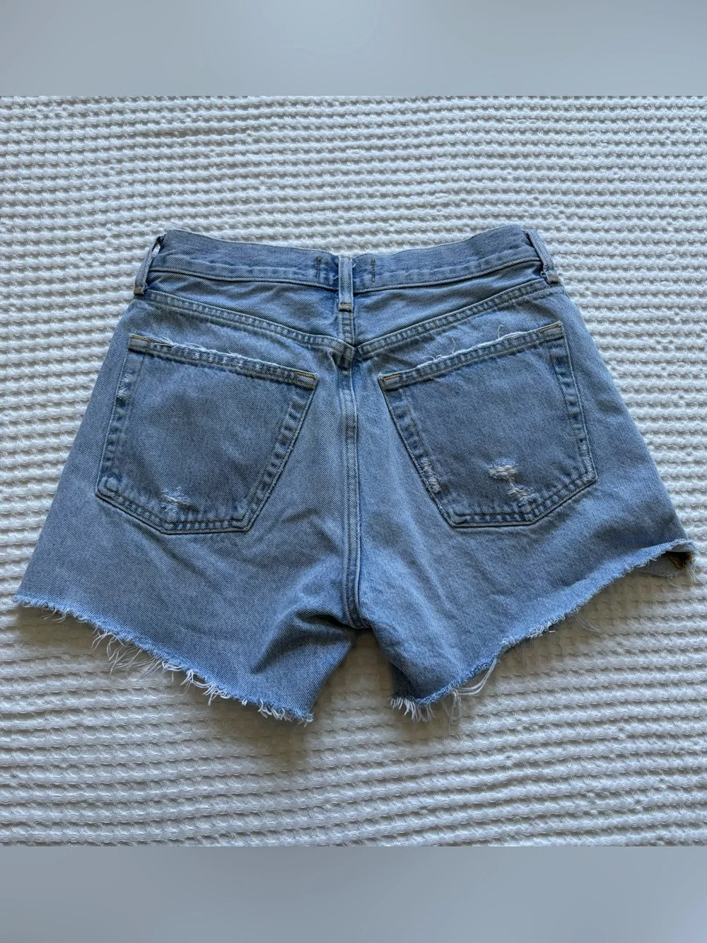 AGOLDE Parker Long Short Swapmeet Distressed Denim Shorts Lightwash Raw Hem - 25
